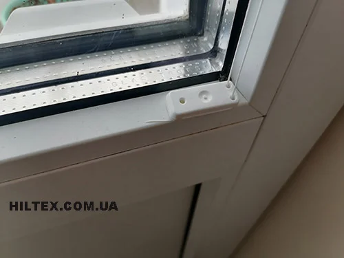 Установка жалюзі пліссе всередині віконного штапика Установка жалюзі пліссе всередині віконного штапика