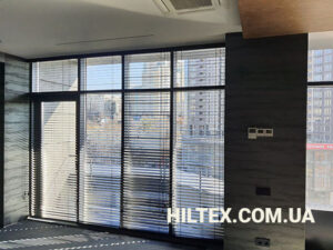 Черные деревянные жалюзи HILTEX