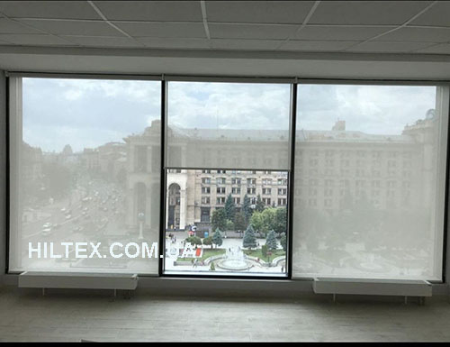 Автоматическая рулонная штора с аккумулятором и тканью Скрин
