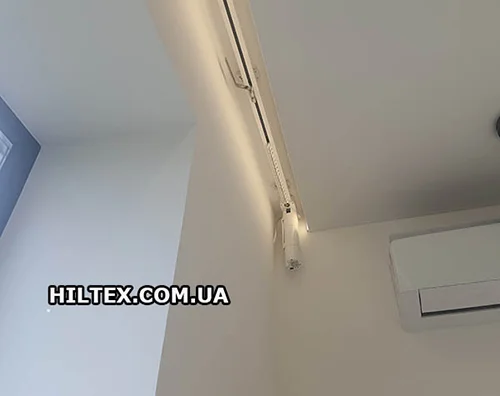 Електрична штора у спальні